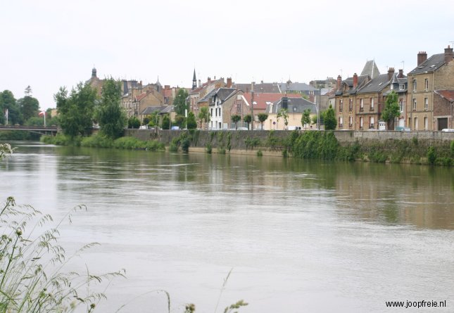 De Maas bij Mezieres